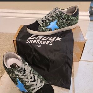 Sparkle golden goose